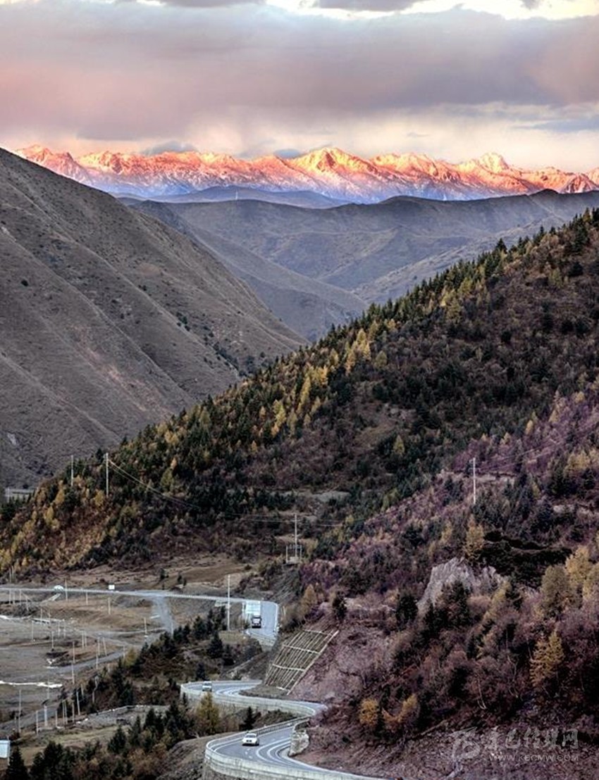 公路都這么美，你在川西高原到底錯過(guò)了多少風(fēng)景？