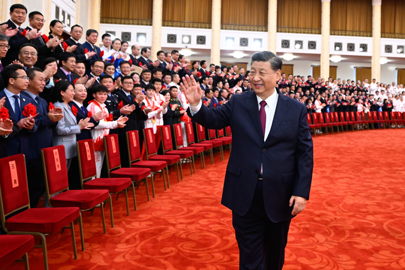 2022年4月8日，北京冬奧會(huì )、冬殘奧會(huì )總結表彰大會(huì )在北京人民大會(huì )堂隆重舉行。會(huì )前，習近平等會(huì )見(jiàn)北京冬奧會(huì )、冬殘奧會(huì )突出貢獻集體代表、突出貢獻個(gè)人和中國體育代表團成員。