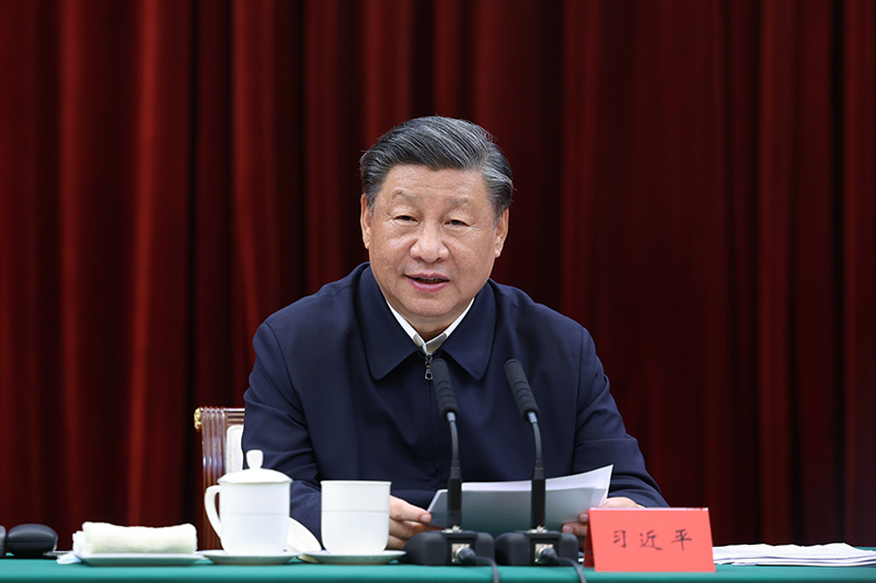 2023年10月12日下午，中共中央總書(shū)記、國家主席、中央軍委主席習近平在江西省南昌市主持召開(kāi)進(jìn)一步推動(dòng)長(cháng)江經(jīng)濟帶高質(zhì)量發(fā)展座談會(huì )并發(fā)表重要講話(huà)。新華社記者 鞠鵬 攝