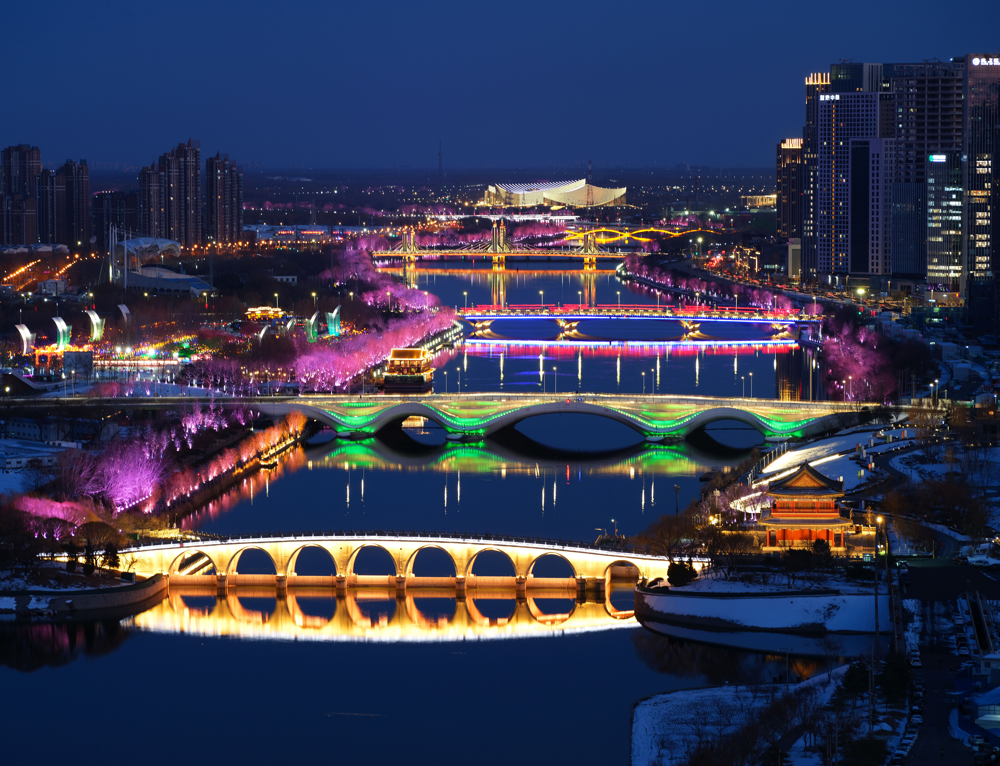 2024年2月22日，京杭大運河北京通州段夜景。